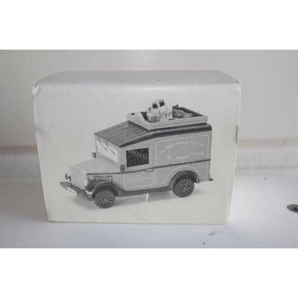 Dept 56 Christmas in the City - Village Express Van - Picture 5 of 6